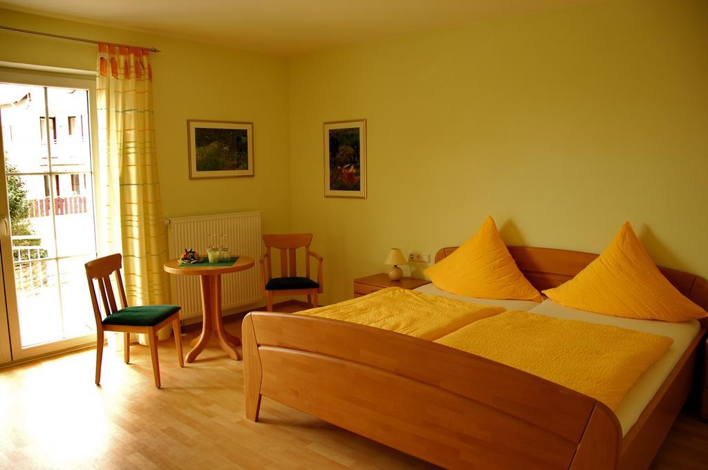 Pensjonat Wein- Und Gaestehaus Genetsch Lieser